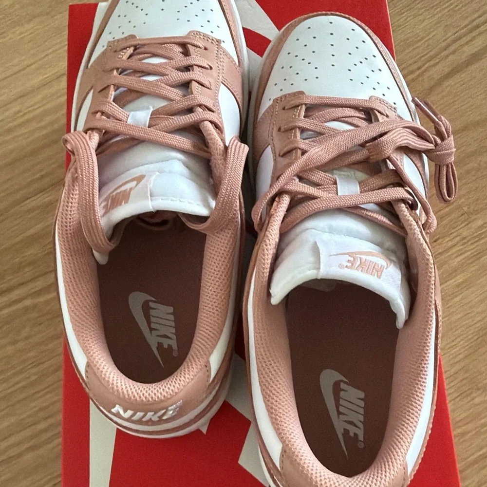 Nike box label